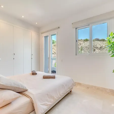 Paraiso Pueblo - 3br With Panoramic Views And 7 Pools * Estepona