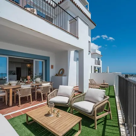 Paraiso Pueblo - 3br With Panoramic Views And 7 Pools Estepona